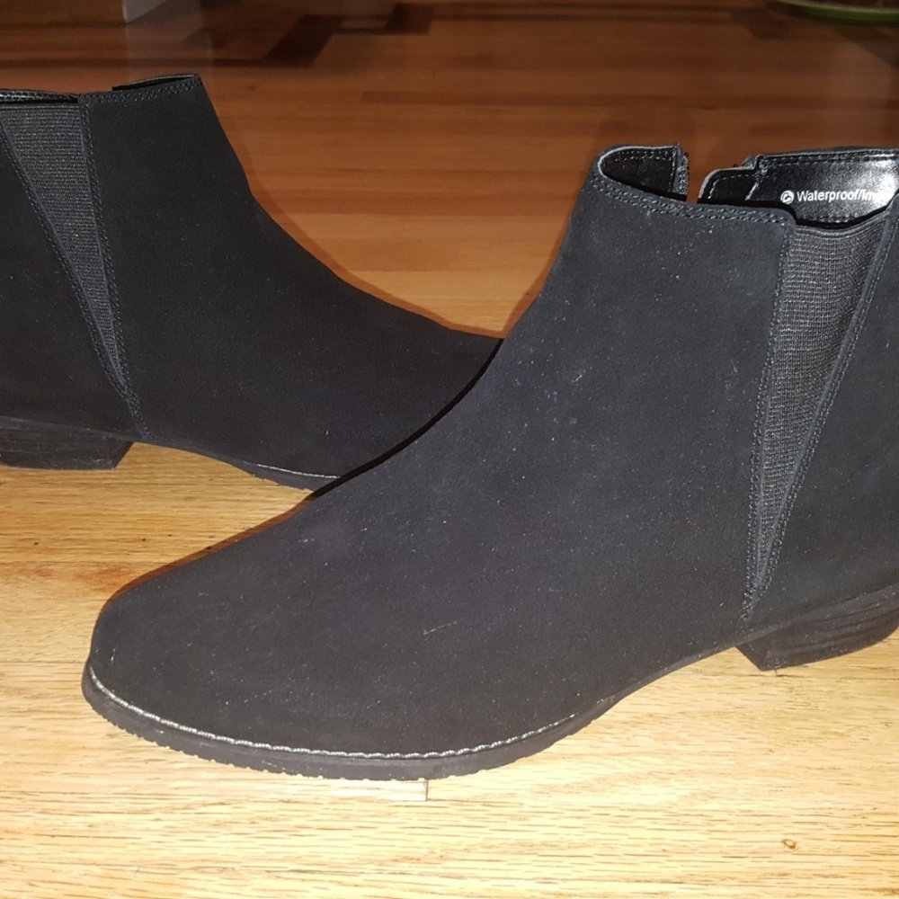 BLONDO Waterproof Booties Size 8